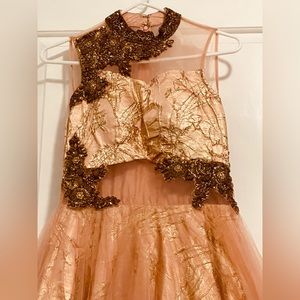 Long gown. Small size